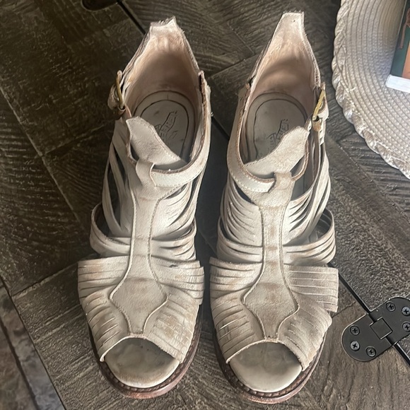 Freebird by Steven Arrow Heeled Sandal size 9 - Picture 11 of 13